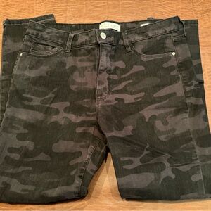 Sanctuary Black Camouflage Ankle Jeans